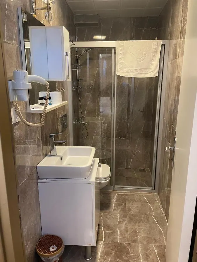 The Local Exclusive Bed and Breakfast Estambul